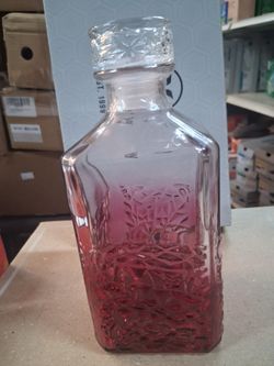 Ombre Wine Decanter. 8" Embrossed Glass. Wine Color. With Stopper. New