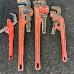 Rigid Pipe, Wrenches