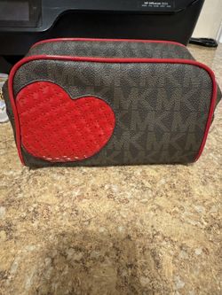 New Michael Kors Signature Iconic Limited Edition Makeup Bag 
