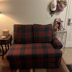 Love Seat/ Pullout Bed 