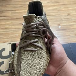 YEEZY 350 EARTH  