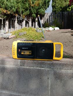 Vintage SONY SPORTS RADIO
