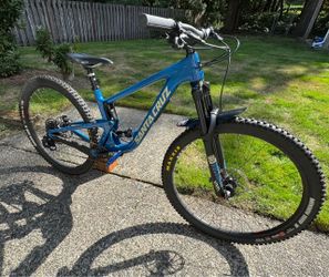 Santa Cruz Mountain Bike Like New!!