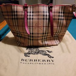 Burberry Mid plaid purse 