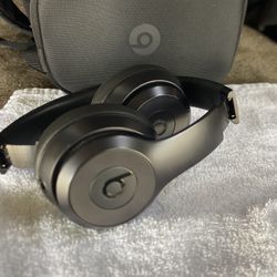 Dre Beats head Phones /beats Bag