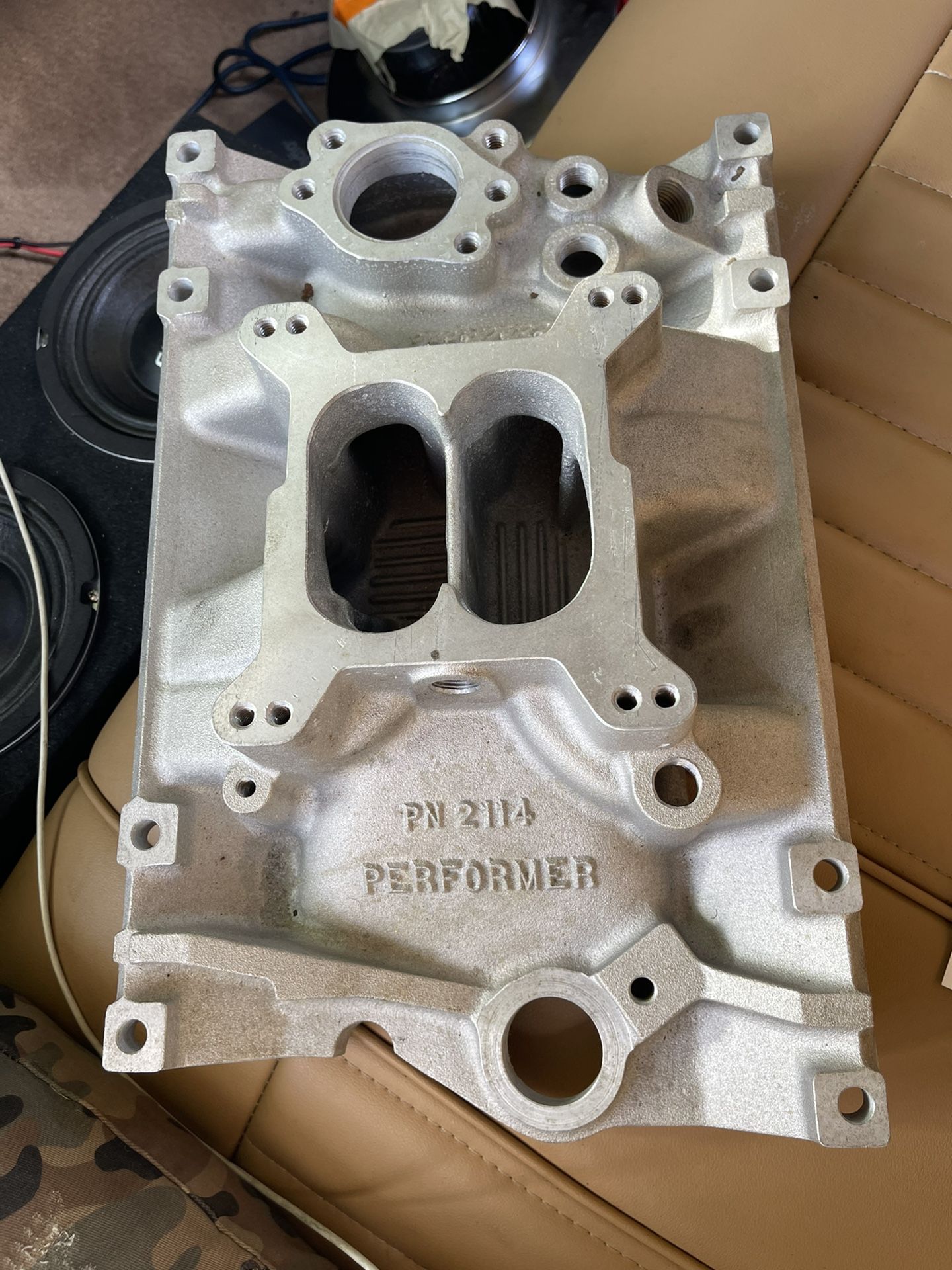 edelbrock 2114 Intake Manifold