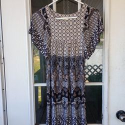 Steps Dress Sz. Medium stretchy comfortable 