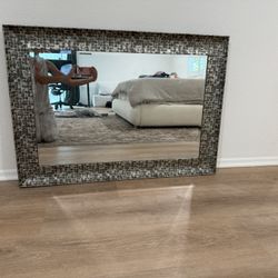 41 x 28 mirror, color shiny gold/silver 