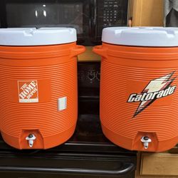 2 Rubbermaid 10 Gallon Water Coolers #1610