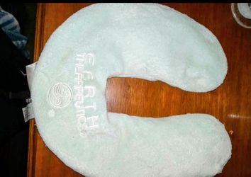Earth Therapeutics Neck Travel Pillow