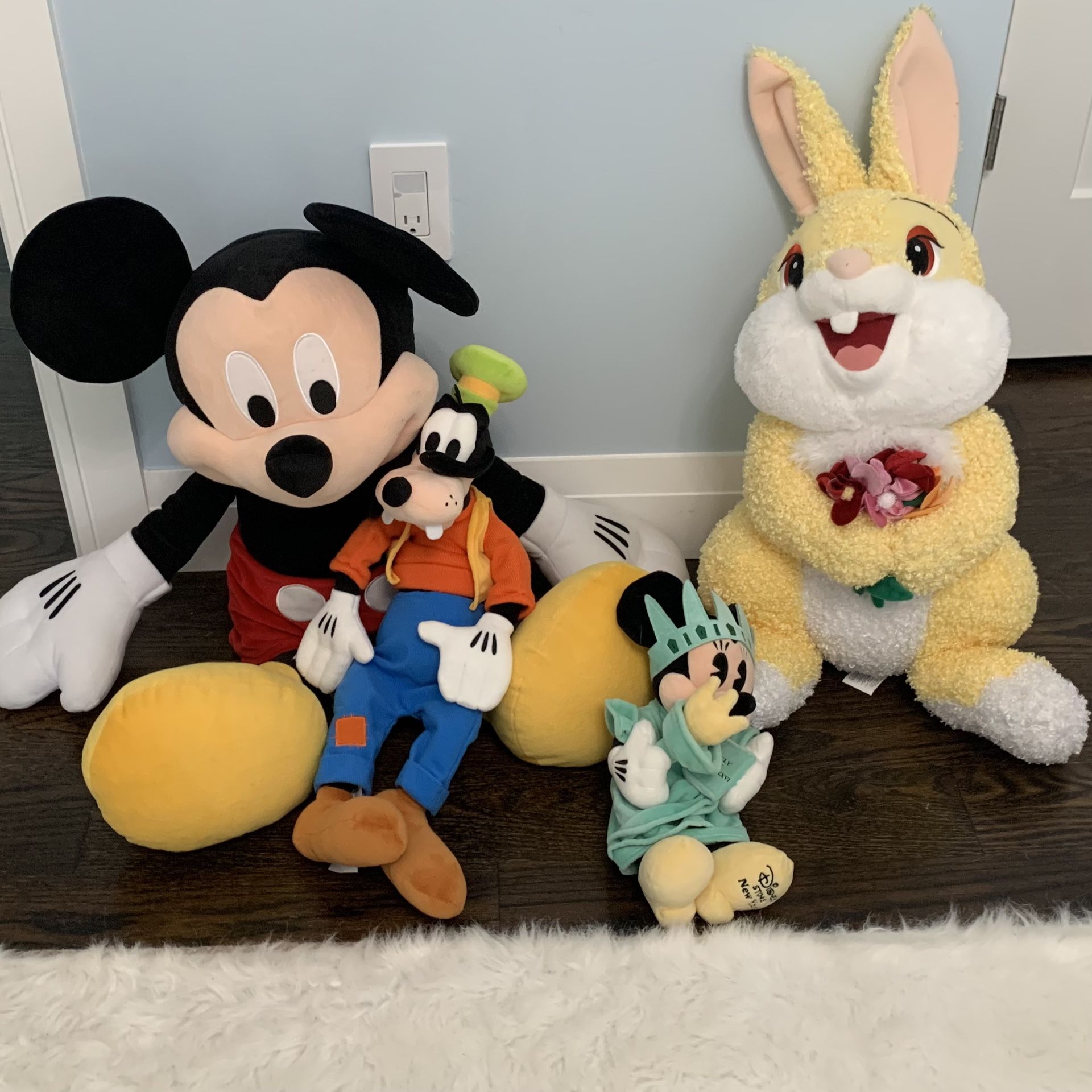 Large Disney Stuffed Animal Set