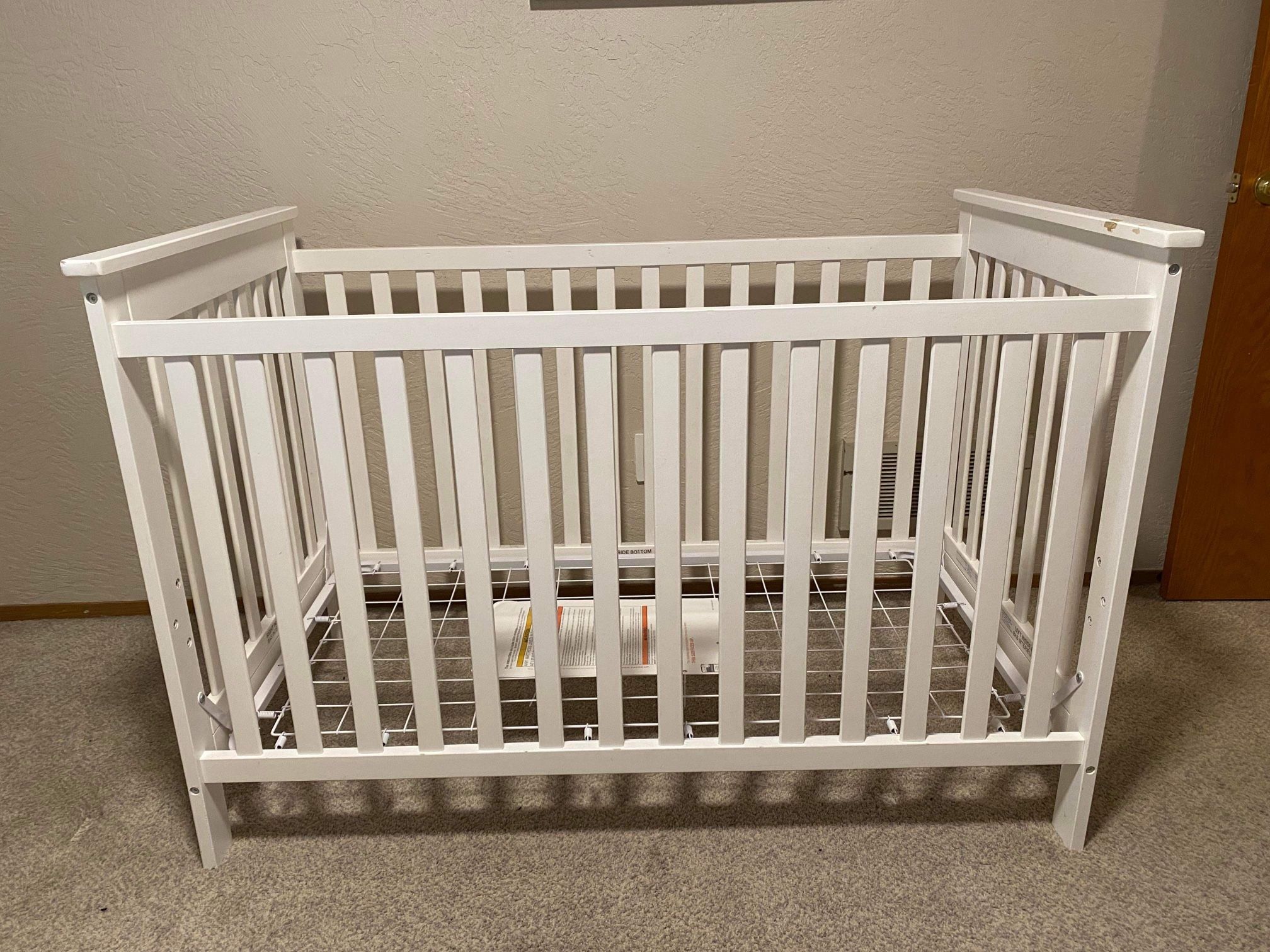 Graco White Crib With Naturopedic for Sale in Lacey, WA OfferUp