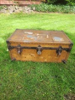 Vintage shipping Trunk
