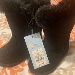 Boots (Size 5) New Sells For :$27.99 ( Selling For $15.00)