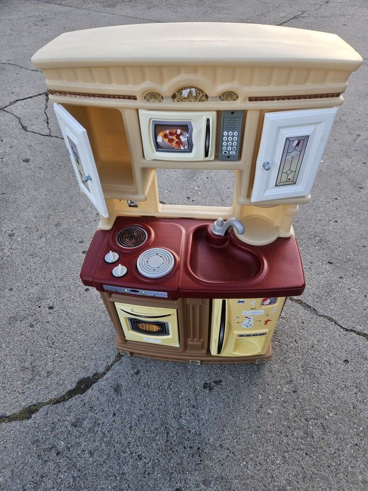 Play Kitchen