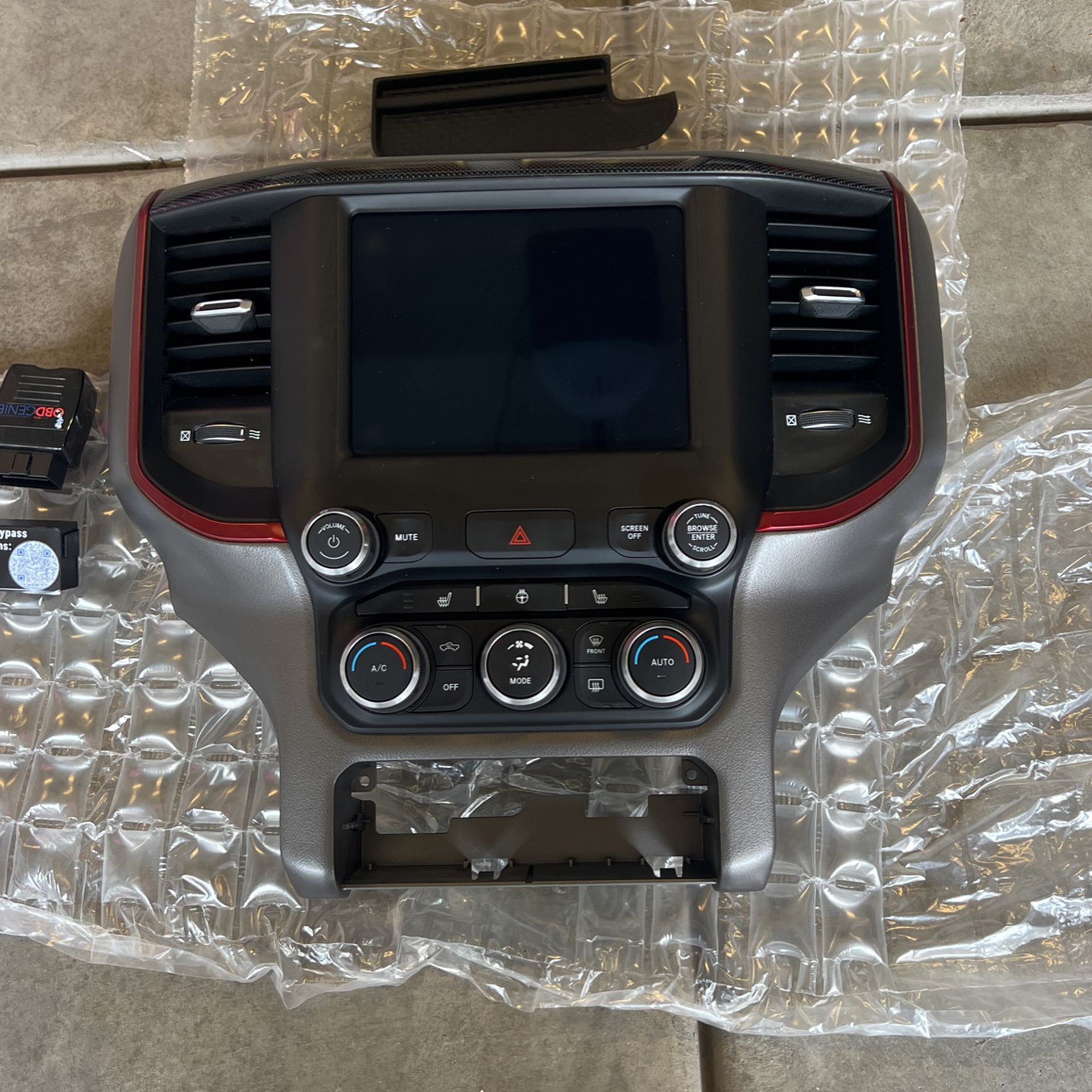 RAM 1500 Truck Infotainment System Radio. 2019-2023. Great Value & In Mint Condition Like New.