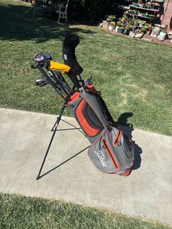 Titleist Stand Golf Bag with Clubs