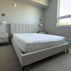 Queen size bed With Mattress 