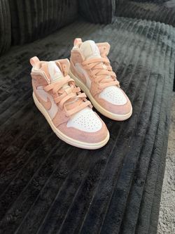 Pink Jordan’s 12c