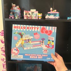 Hello Kitty Building Blocks