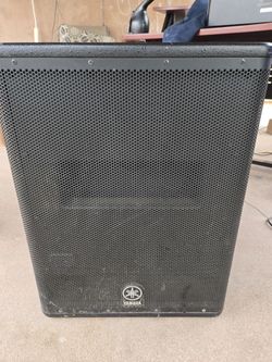 Yamaha DXS15 Subwoofer