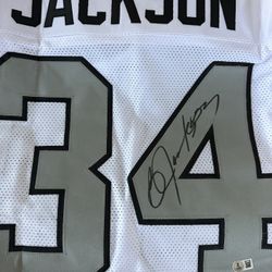 LAS VEGAS RAIDERS BO JACKSON AUTOGRAPHED & AUTHENTICATED JERSEY W/COA