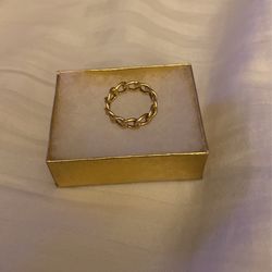 New Listing Beautiful 14 Kt Gold Ring Sz7 