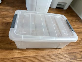 Small latching bin