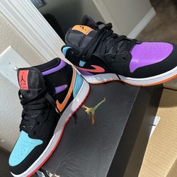 Air Jordan 1 Mid (Boys 6)