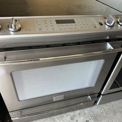Frigidaire Flat Top Electric Stove