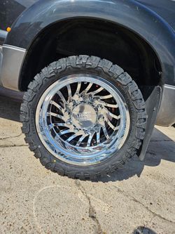 24" DUALLY  WHEELS TIRE 