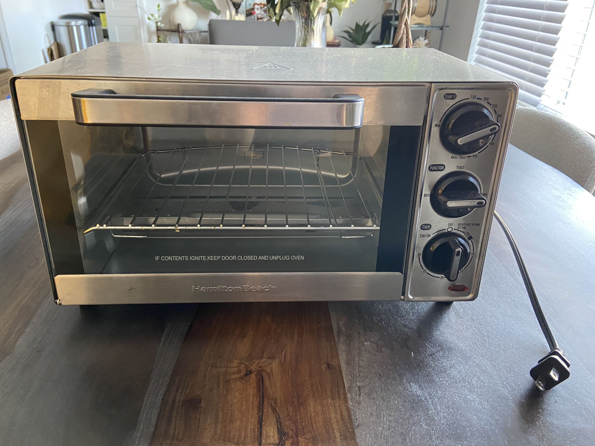 Gently Used Hamilton Toaster Oven