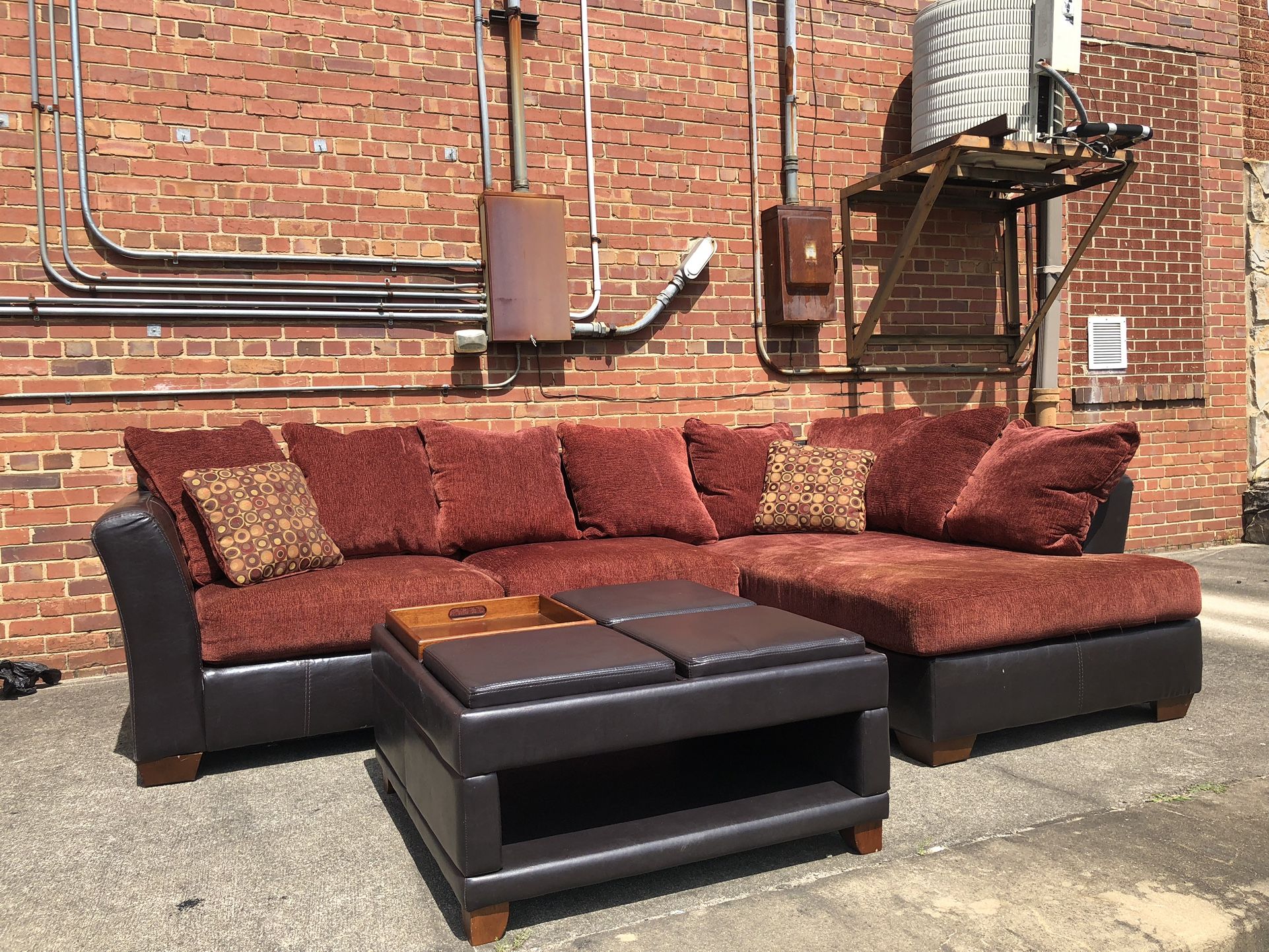 Sectional Couch With Ottoman