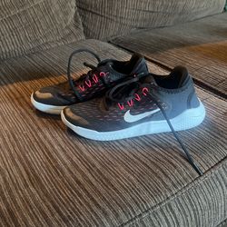Nike Free Run Pink & Black Youth Size 4