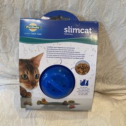 CAT FEEDER BALL