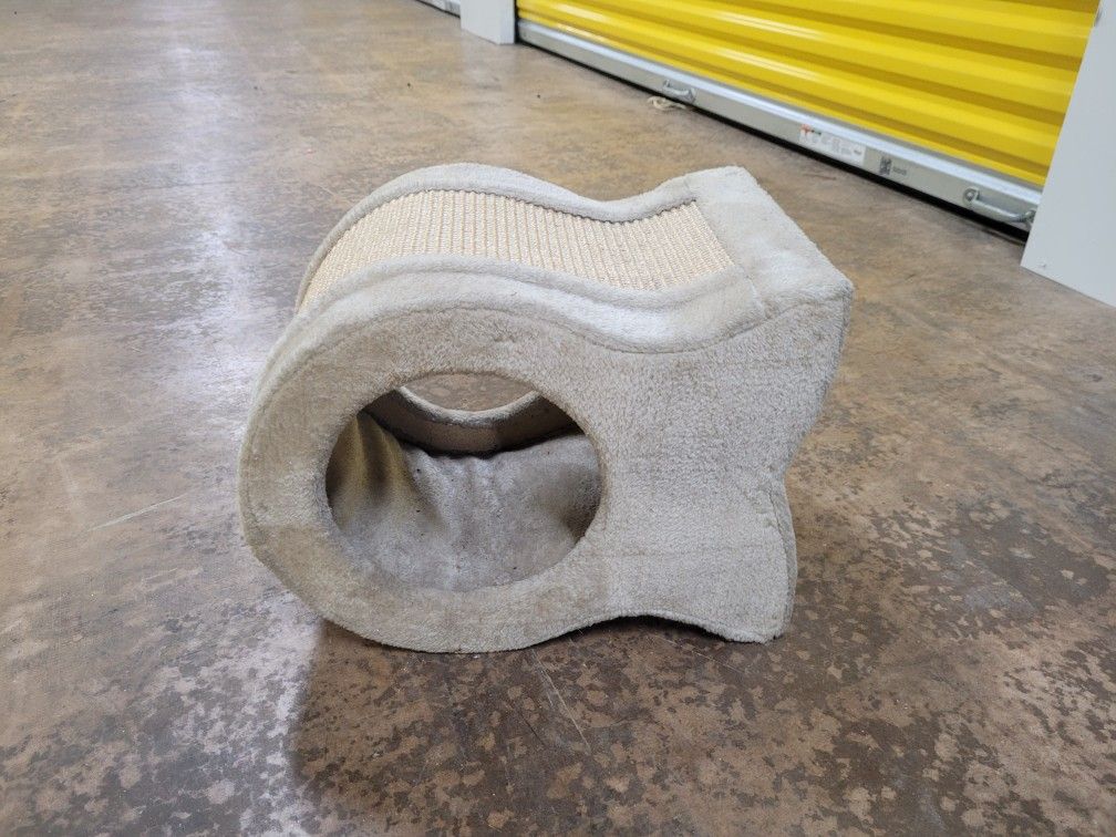 Cat Scratcher