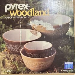 Vintage Pyrex Woodland Mixing Bowl Set With Box