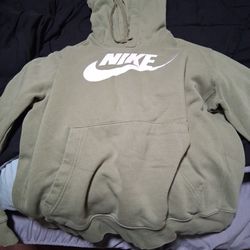 Size L Nike Hoodie