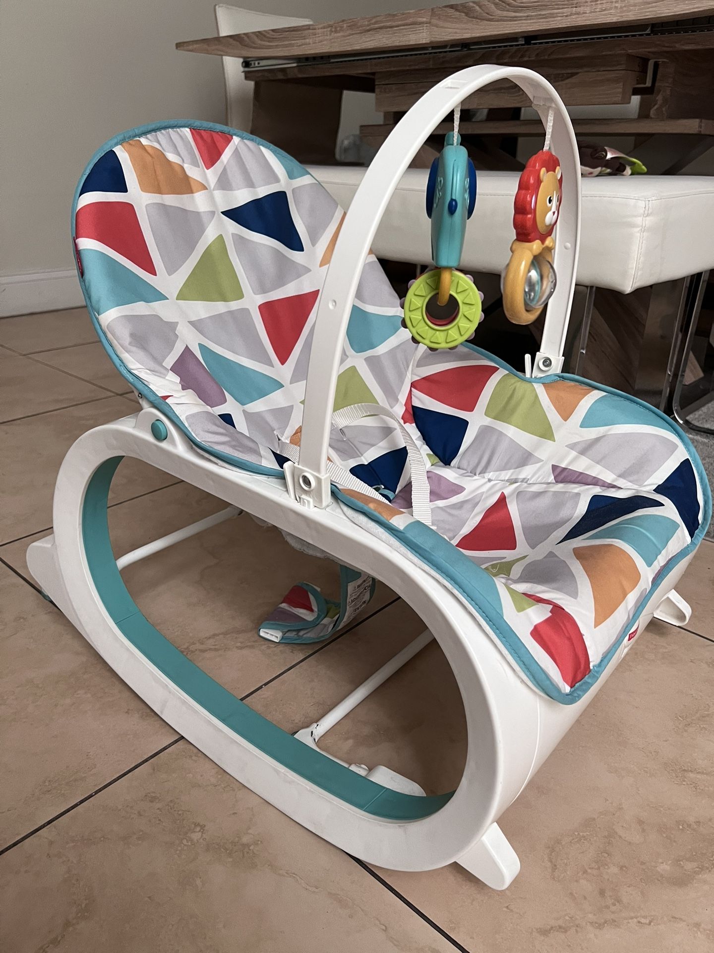 Baby Chair with Toys / Silla para Bebé con Juguetes