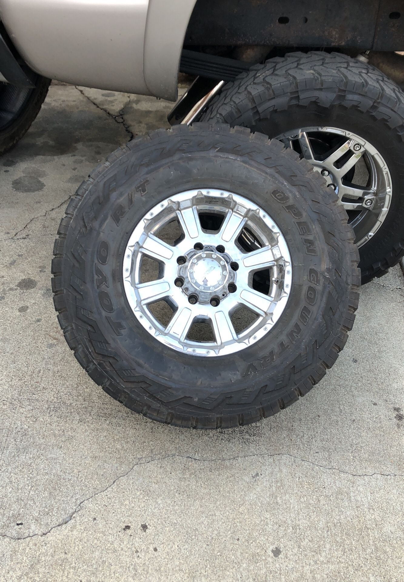 17 inch wheels 8x160 lug 10” wide 35s