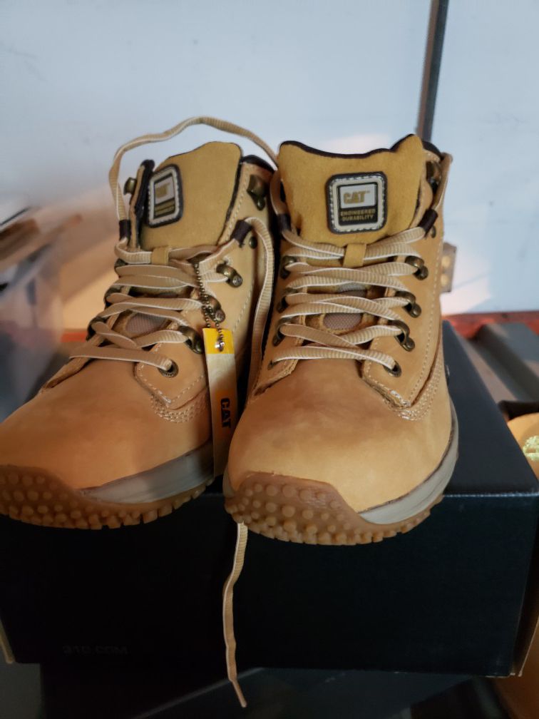 Boots preowned