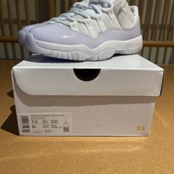 Air Jordan 11 Retro Low - (Women’s 7.5)