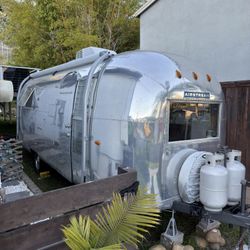 1964 Airstream Land Yacht 24’ 