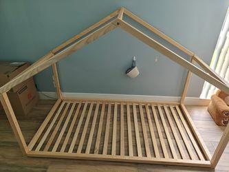 Solid wood floor bed with cover