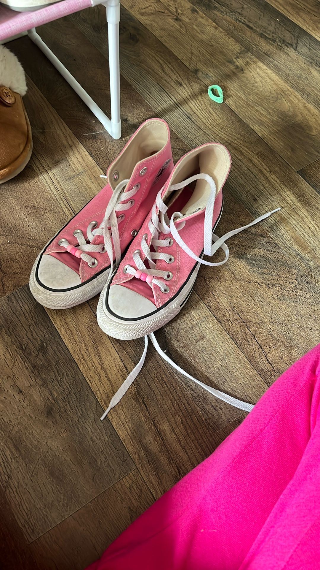pink converse