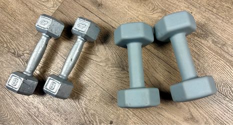 Two Pairs of Hex Dumbbells for beginners 8s and 12s. Total: 40 lbs