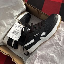 Reebok court advance kids size 11