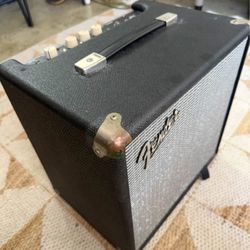 Fender Rumble 25 Bass combo amp