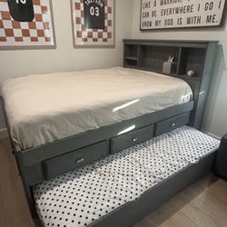 Queen Bed With Lower Twin Bed