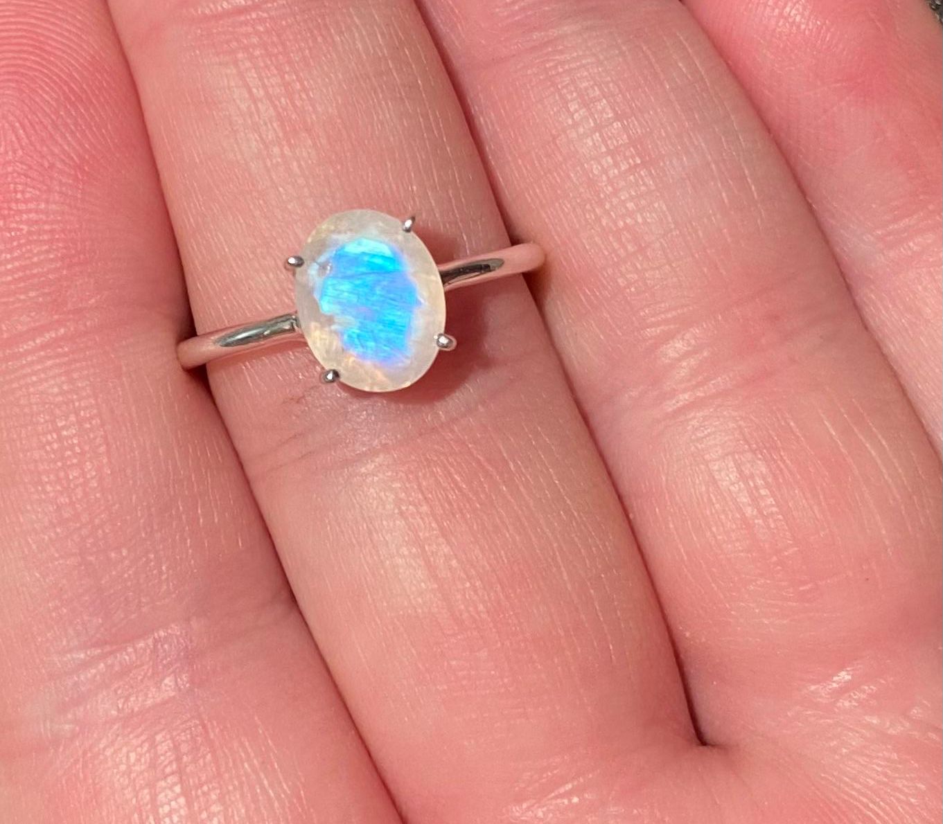 Natural Rainbow Moonstone Silver Ring S925 Sz7.5